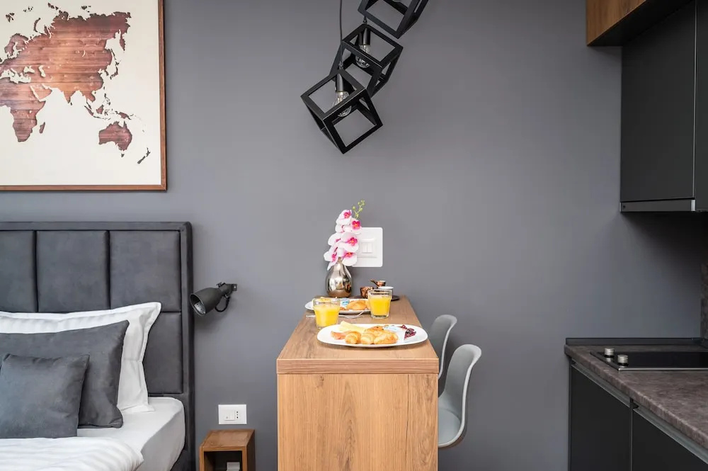 Modern and Bright Duplex - Main Street