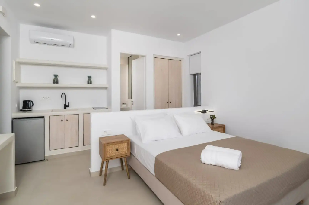 Double Suite with sea view (full double bed)