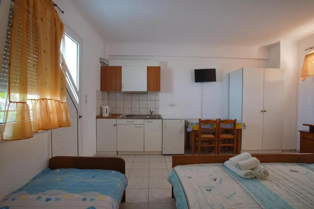 Studio with garden view