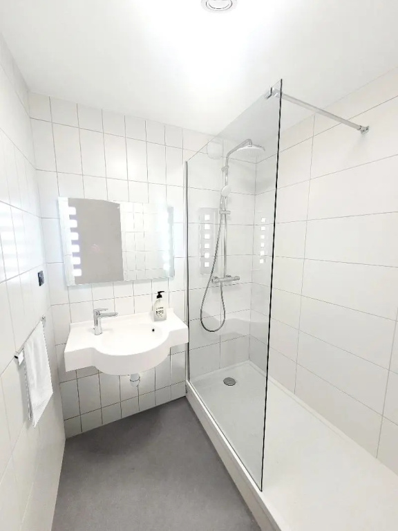 Greet Hotel Montbeliard - Chambres