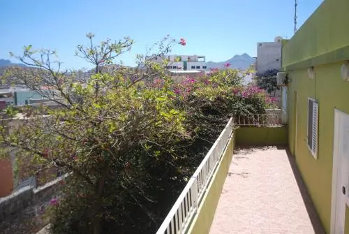 Residencial Raiar Hostel
