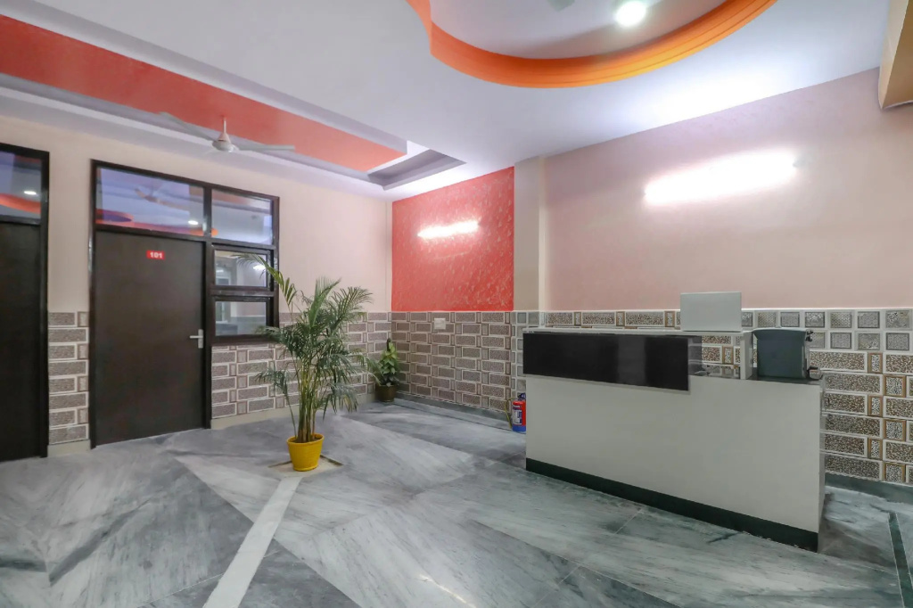 OYO 75632 Primrose Hotel's