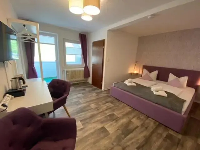 Standard Double room with balcony (full double bed)