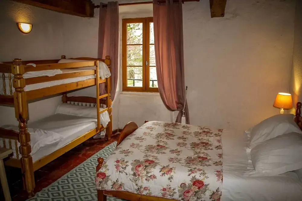 Voir la photo 2 — castel chambres