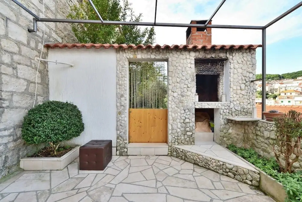 House Tihana