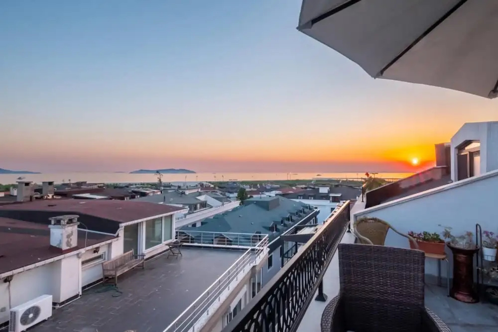 Peaceful Duplex Flat With Adalar View in Maltepe