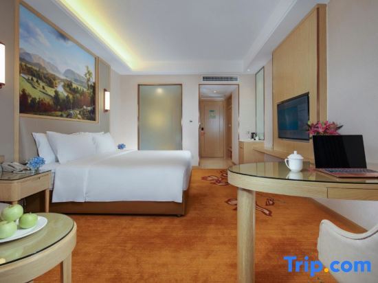 Legian Beach Hotel