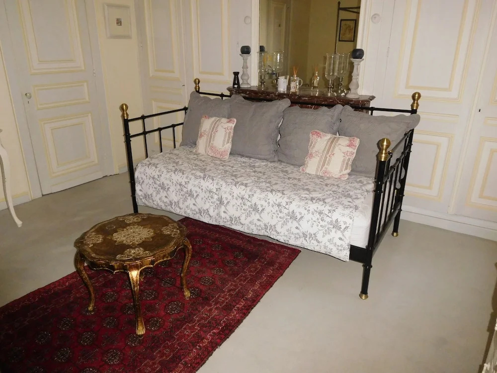 Comfort room
