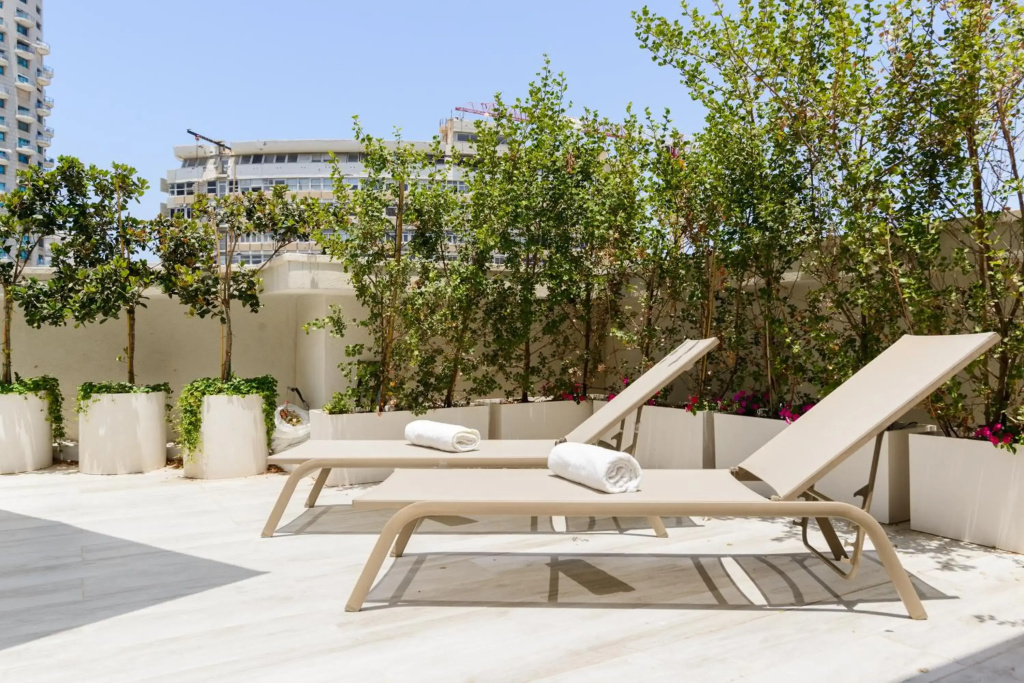 New 4BR Penthouse steps to the beach by HolyGuest