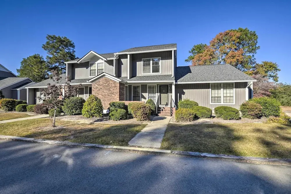 Modern Townhome w/ Deck & Golf Course Views!