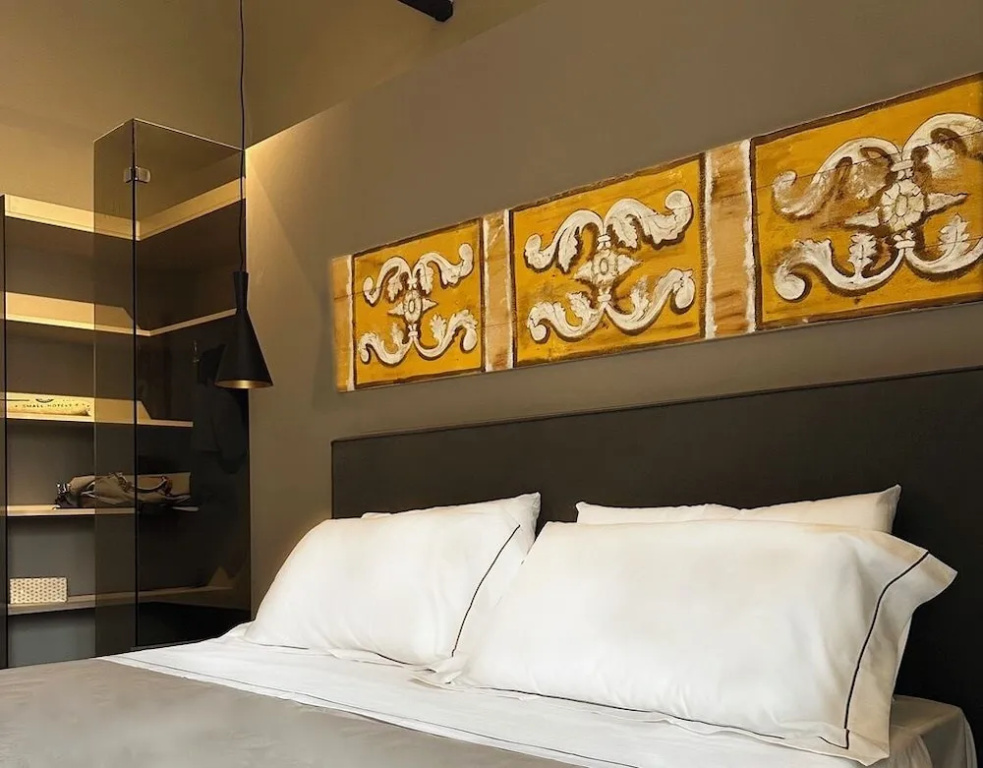 Deluxe Double room (full double bed)