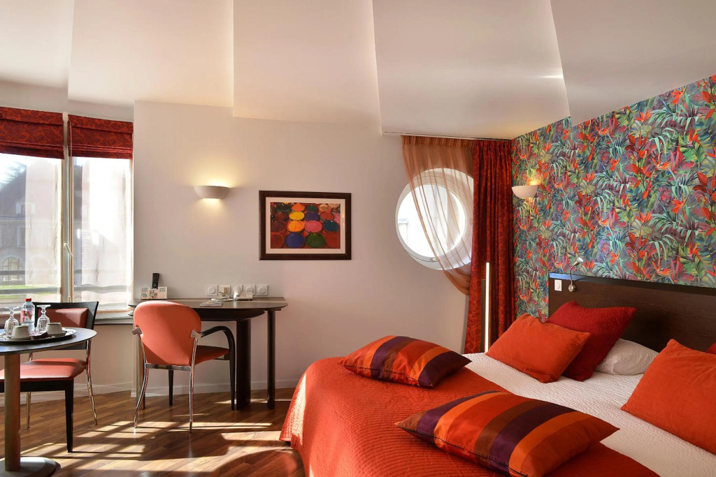 Logis Hôtel le St Georges Vendôme — 4