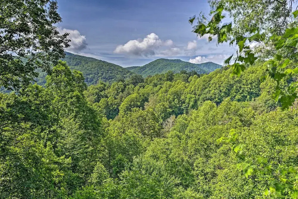 Mountain-View Maggie Valley House with Spacious Deck