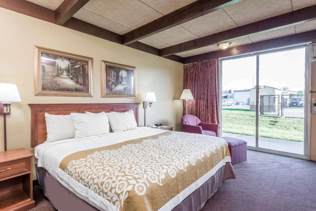 Standard Double room (full double bed)