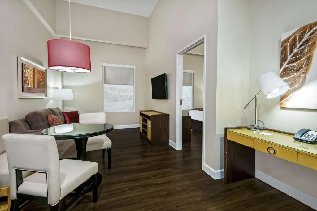 Hawthorn Extended Stay by Wyndham McAllen - Chambres