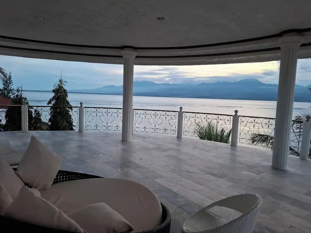 Double Suite with balcony and oceanfront (full double bed)