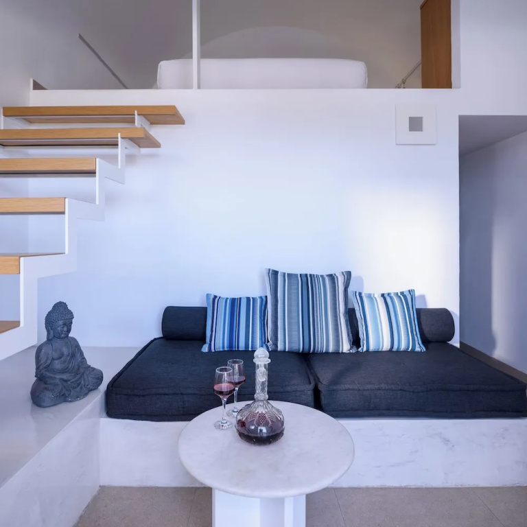 2 Bedrooms Suite with balcony and with partial sea view