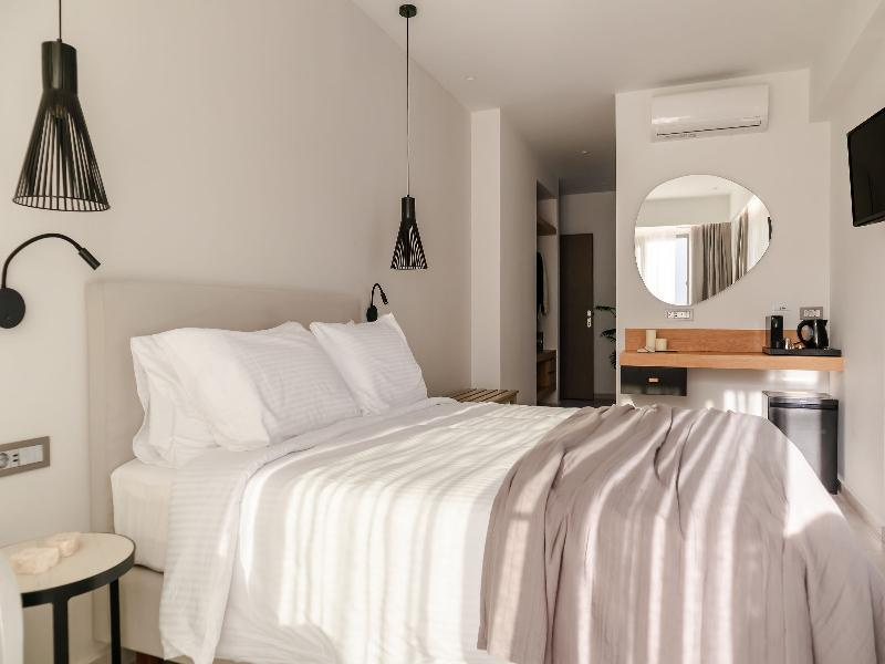Standard Double room with balcony (full double bed)