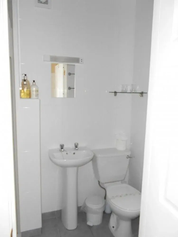Eden End Guest House - фото 8