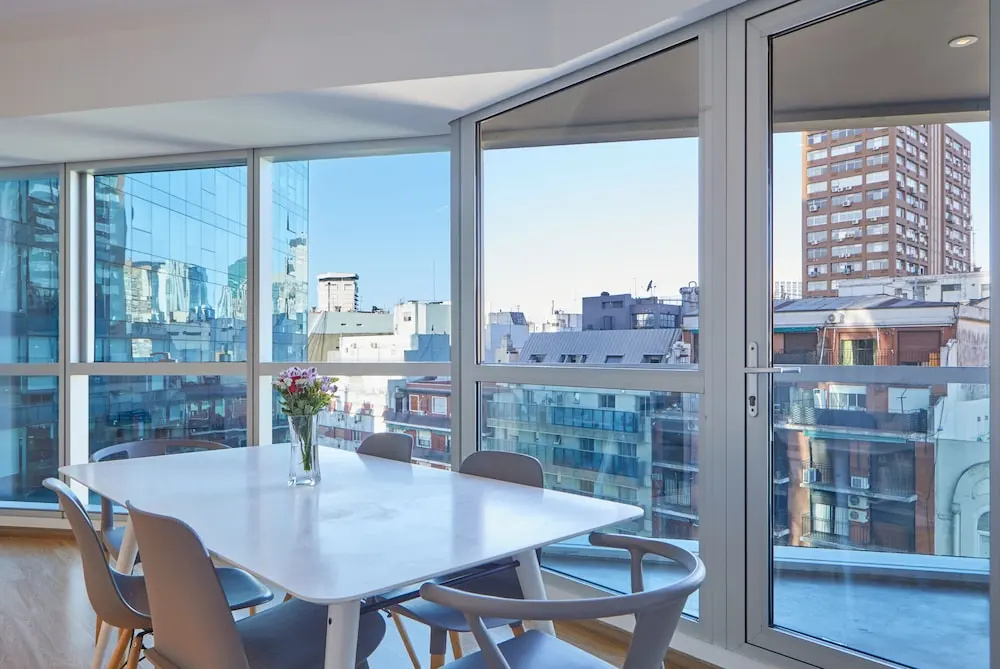 2 Bedrooms Apartment