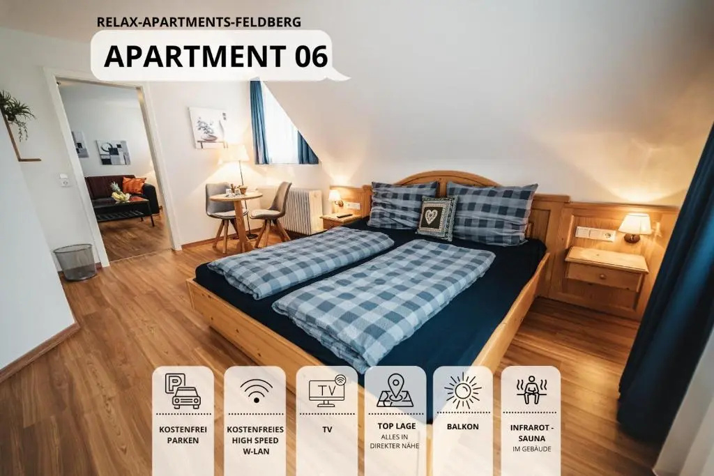 Deluxe Double room with balcony full double bed