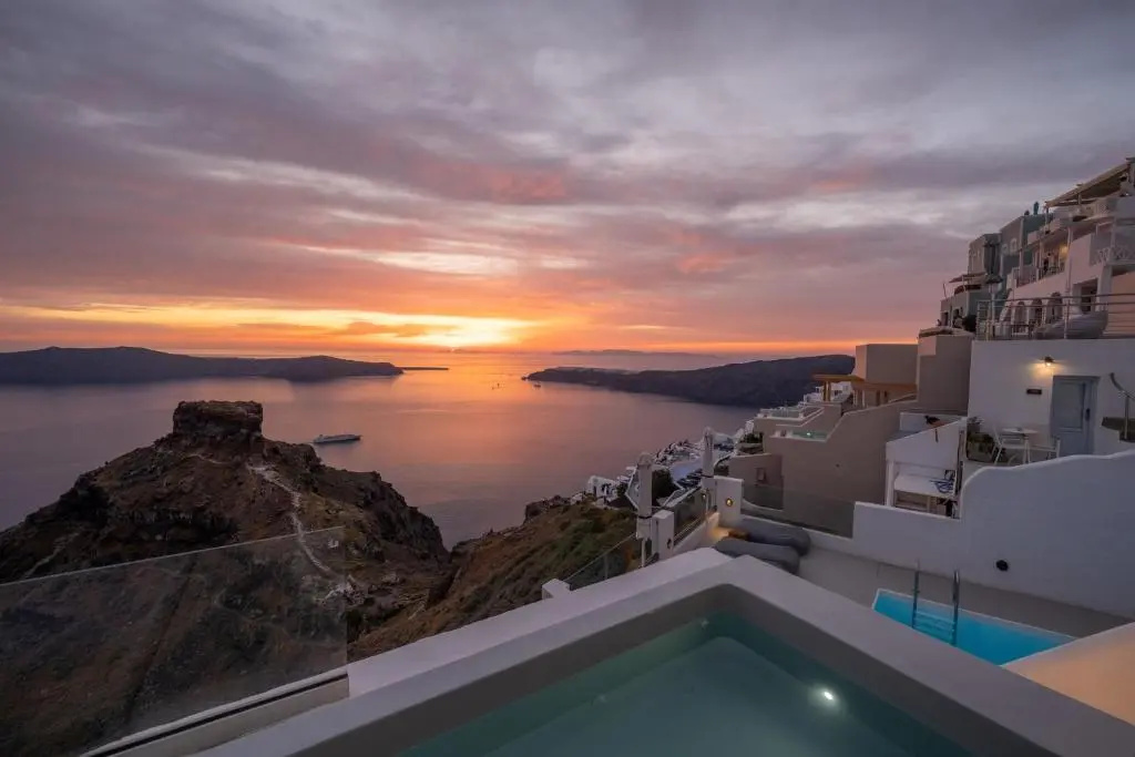 Suite with mountain view