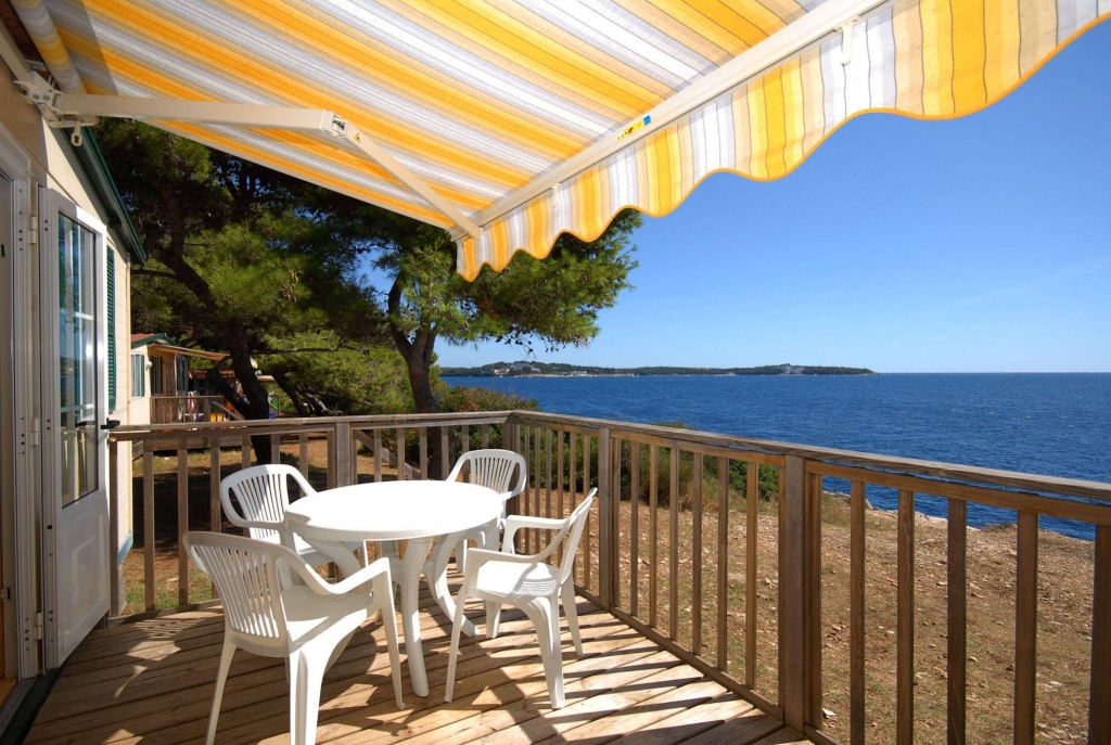 Beach & Waterfront