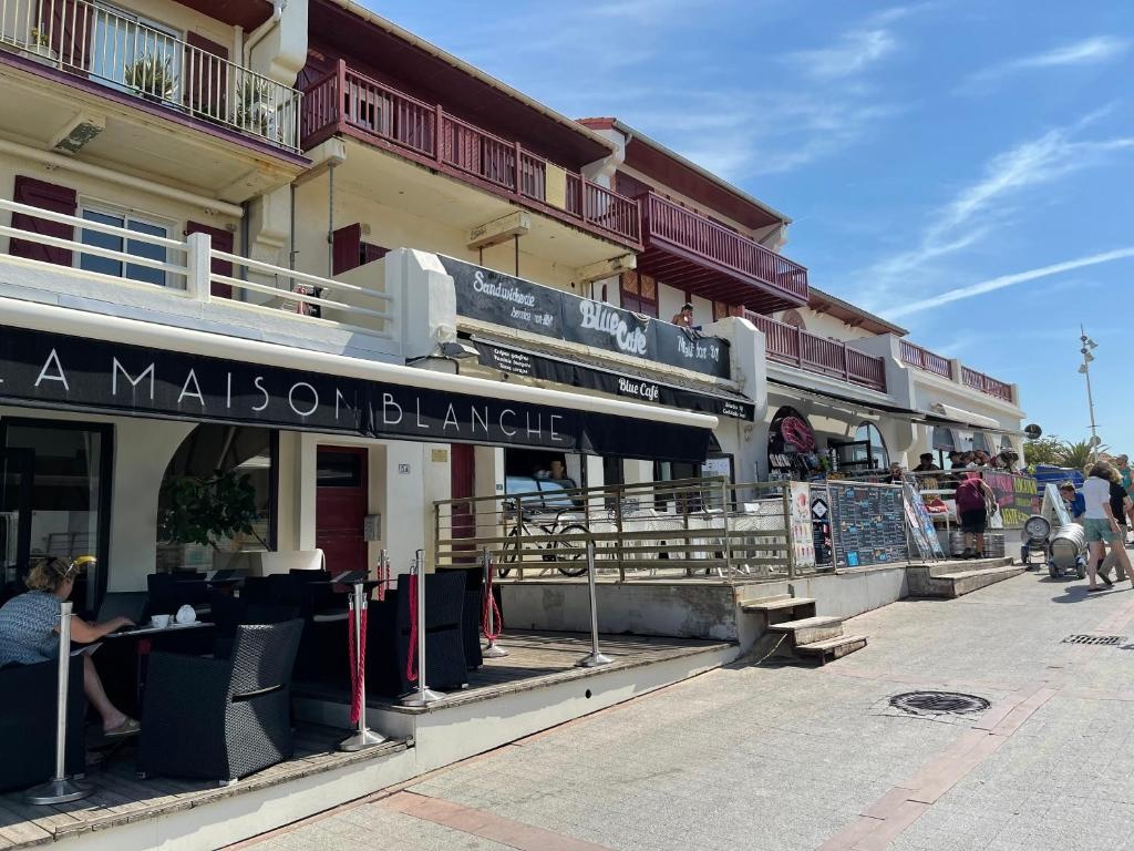 Hossegor plage Centrale- Appt 6 personnes dans une villa avec vue sur l 'océan