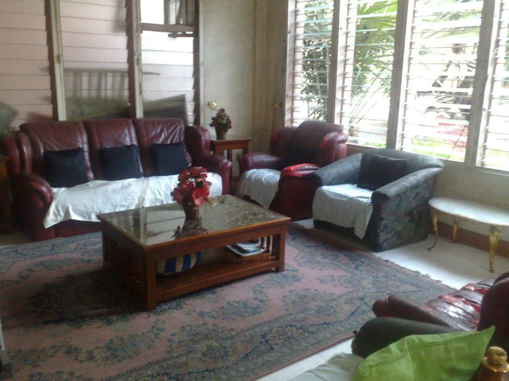 La Residencia Luzviminda Pensionne