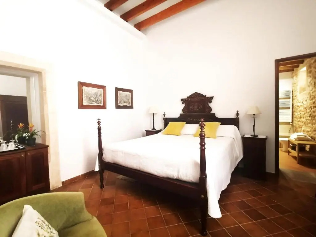 Superior Double room (full double bed)