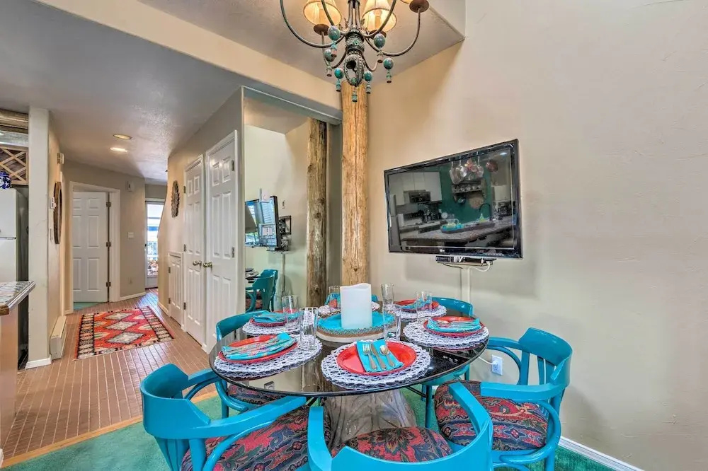 Eclectic Home w/ Deck: 4 Miles to Ski Cloudcroft! - фото 13