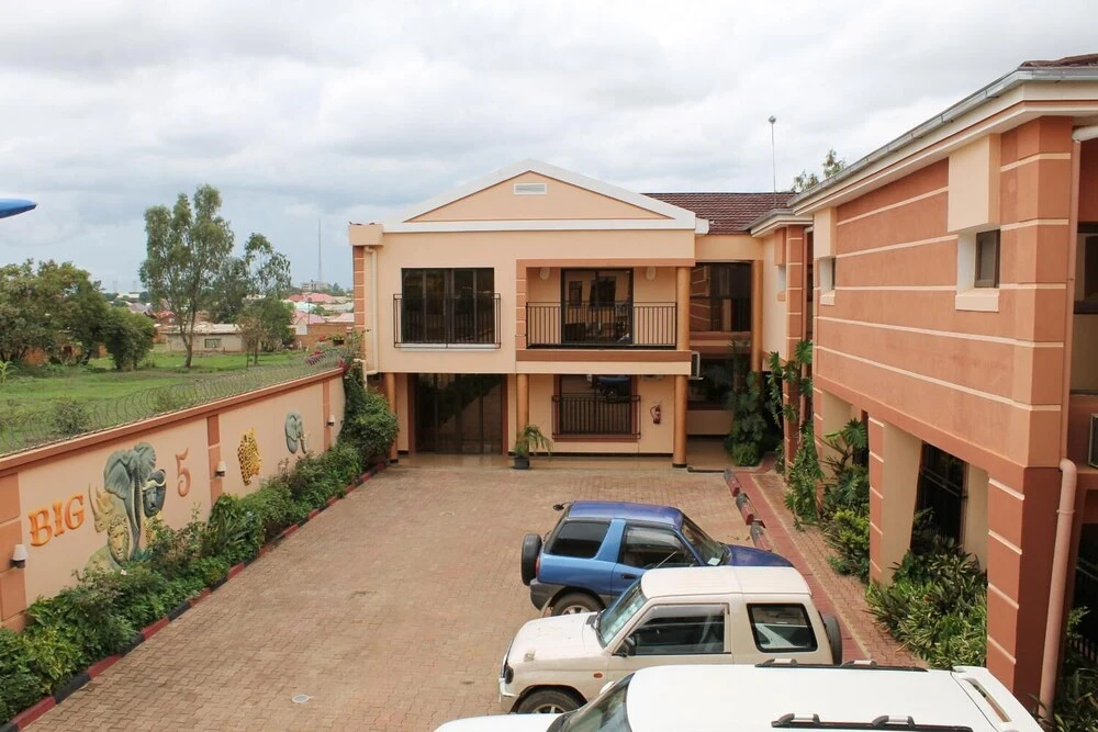 Big five hotel
