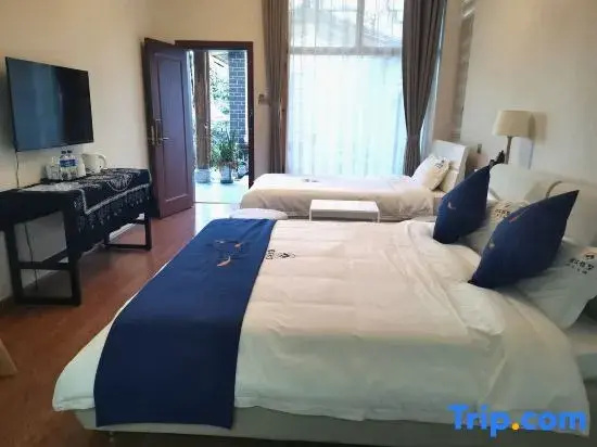 Standard Double room with balcony (full double bed)