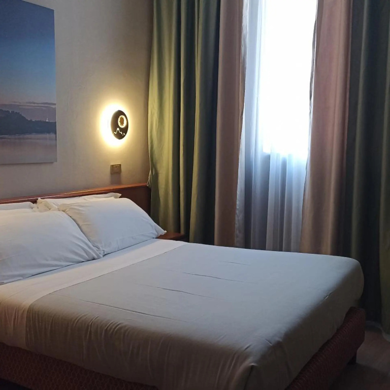 Euro Motel — 4