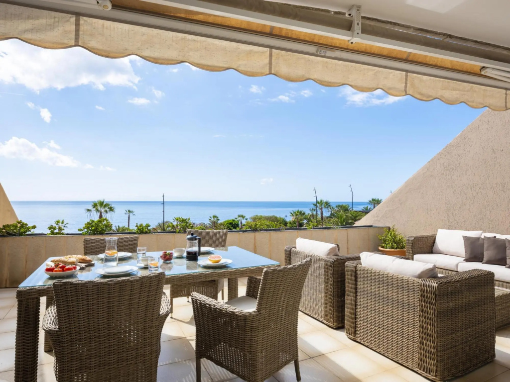 La Nea Beach Apartment