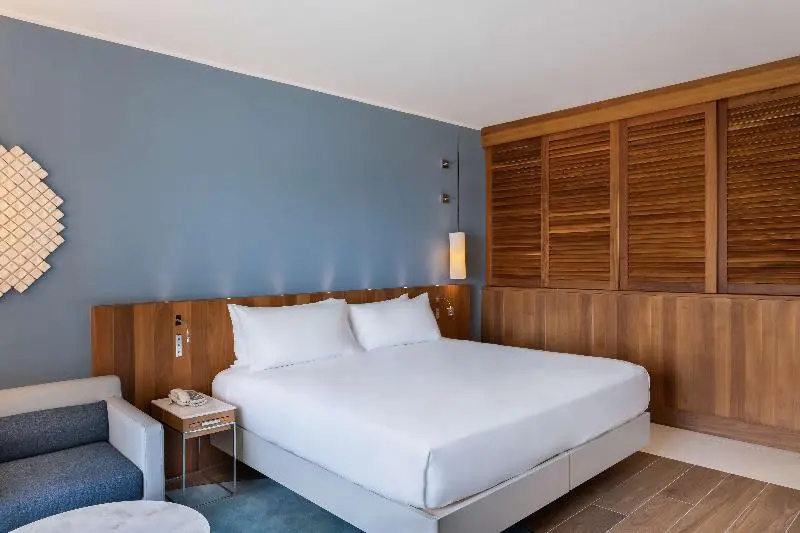 Deluxe Double room with balcony and with sea view (full double bed)