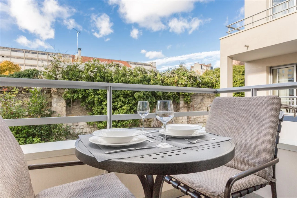 Balcony & Terrace