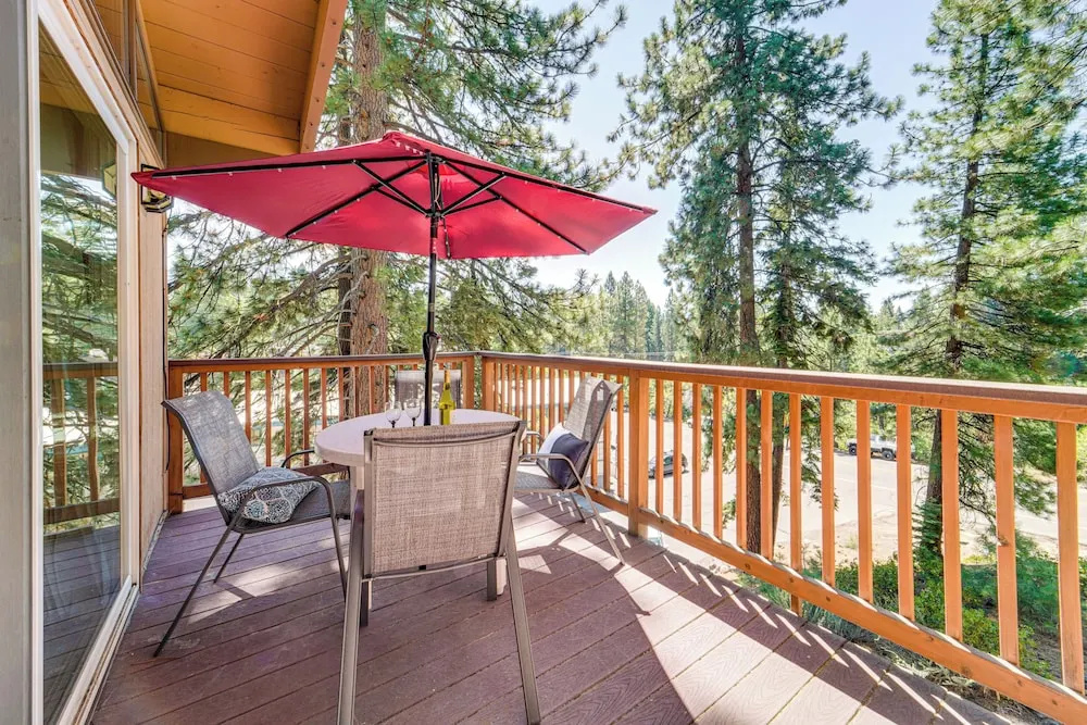 Walk to Lake Tahoe: Family Retreat w/ Deck!