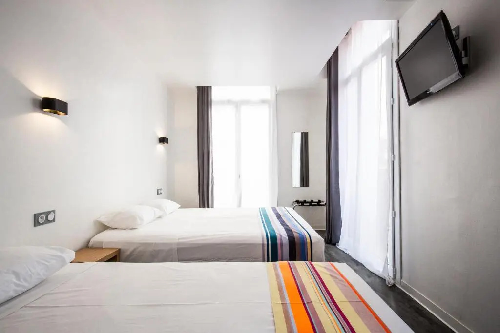 Standard Triple room