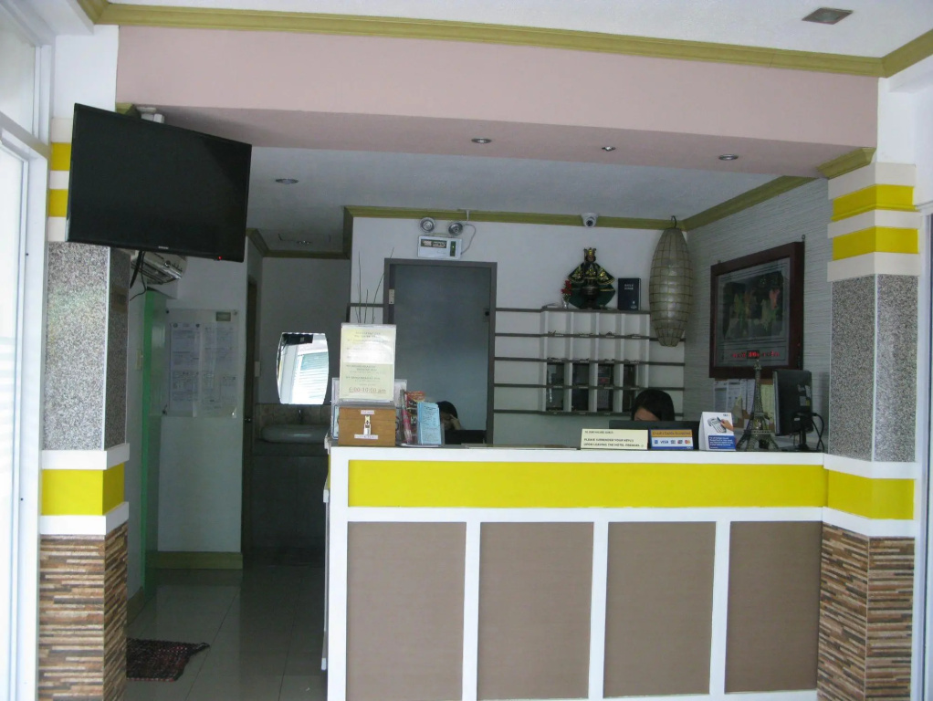 Lobby & Reception