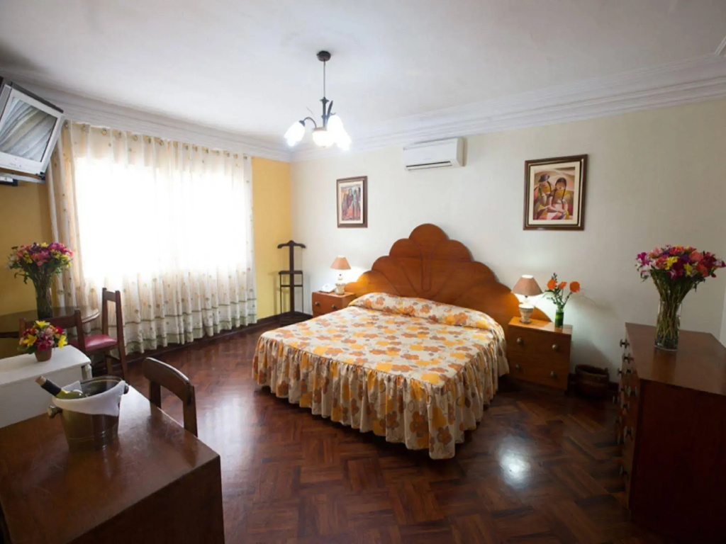 Hotel Nirvana - Général