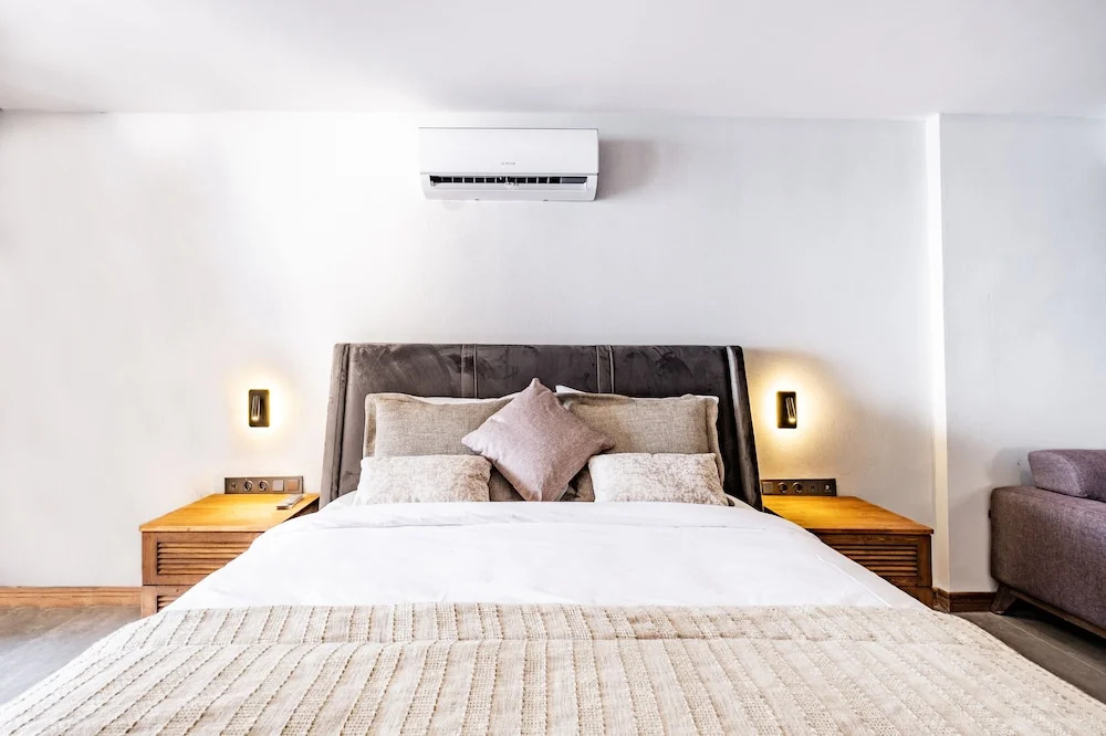 Standard Double room with partial sea view (full double bed)