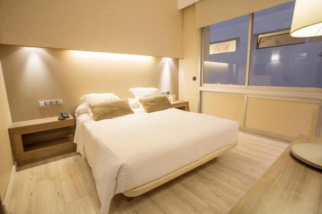 Economy room