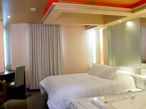 California Suites