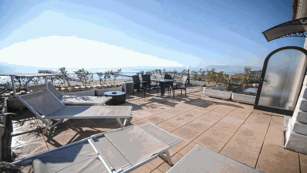Hotel photo 12