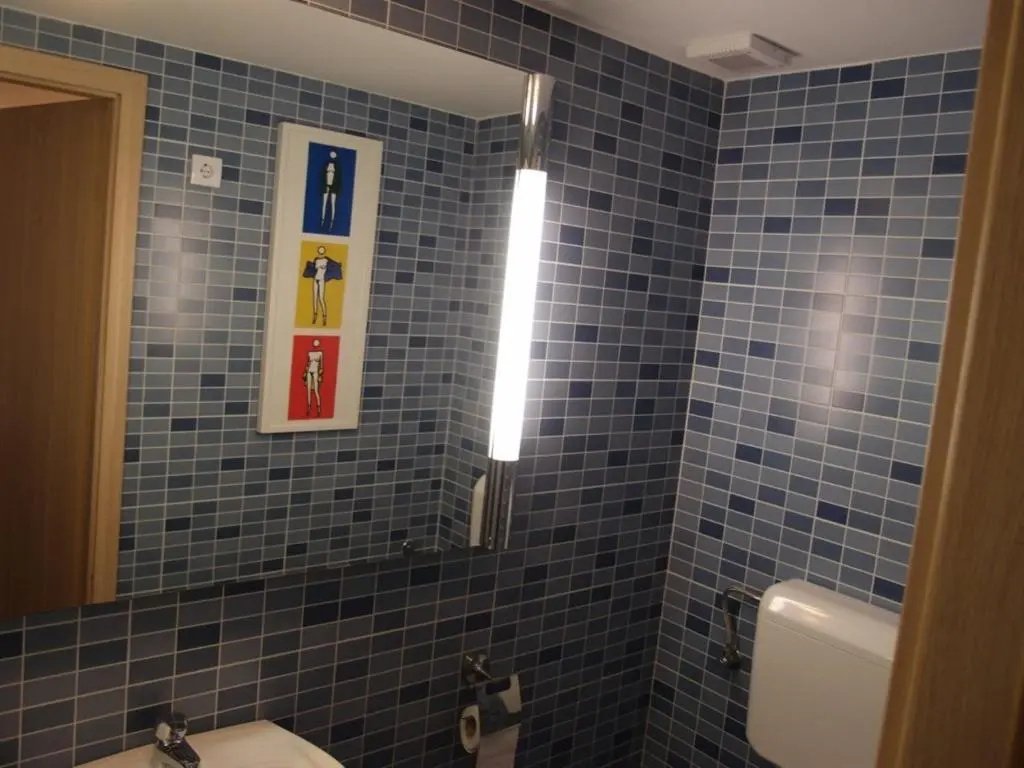 Standard Double room with balcony (full double bed)