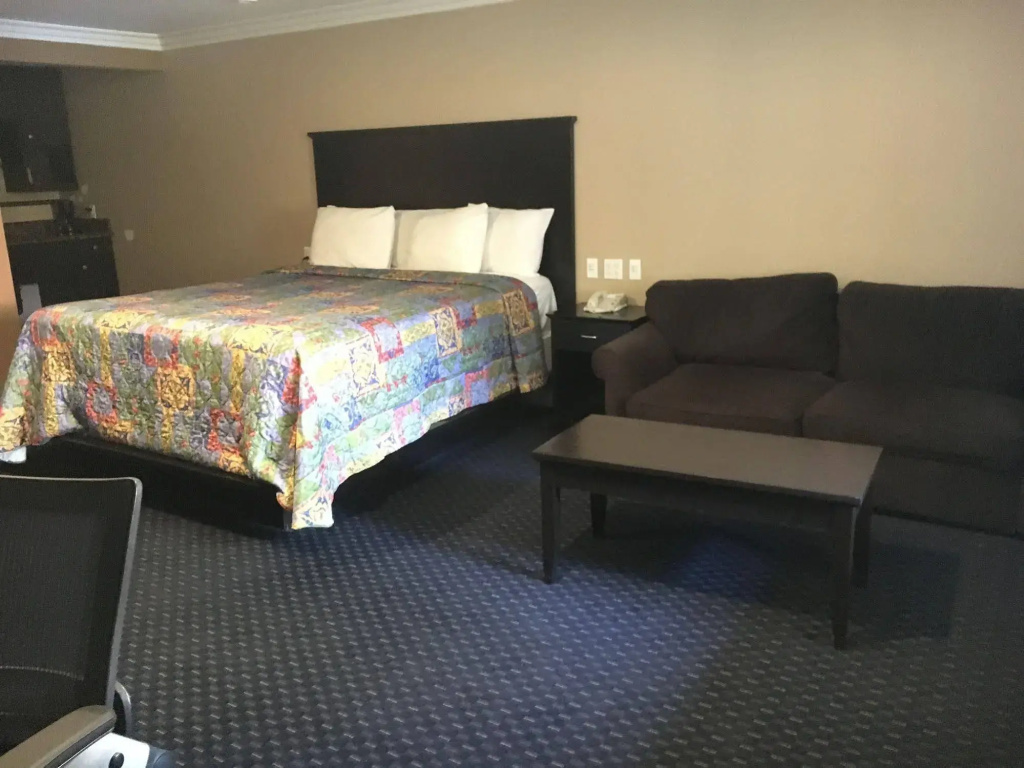 Garden Inn & Suites — фото