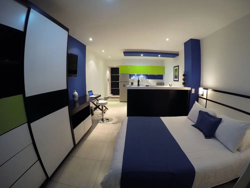Superior Double room with balcony (full double bed)