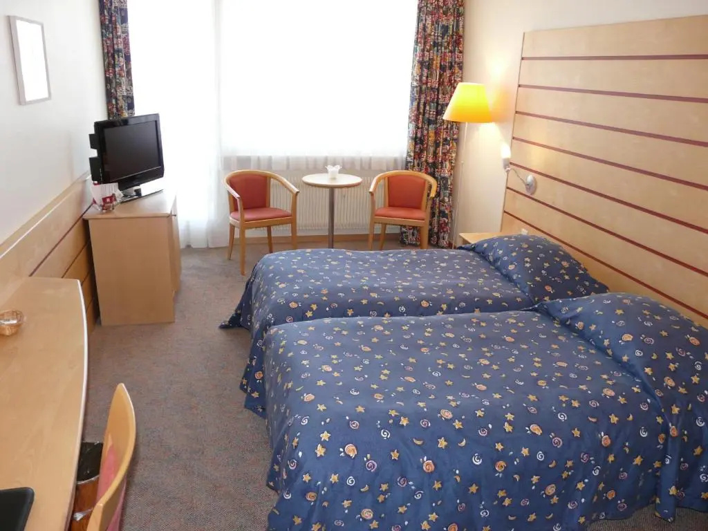 Standard Double room with balcony and with lake view (twin beds)