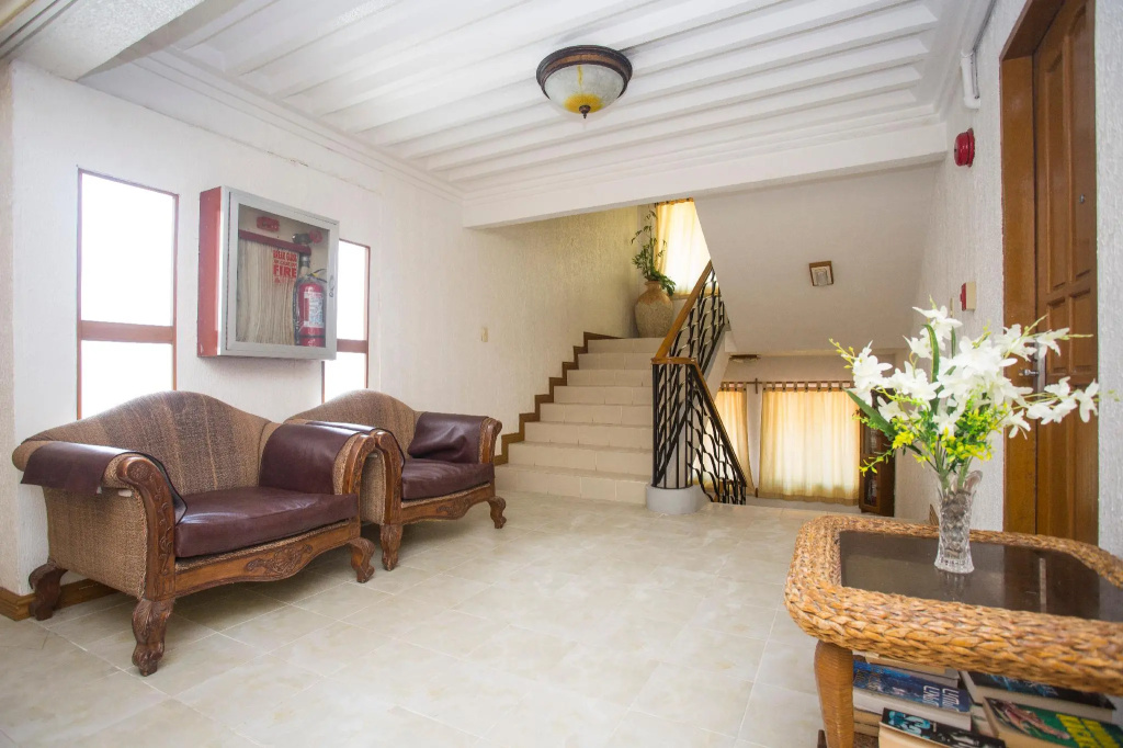 Lobby & Reception